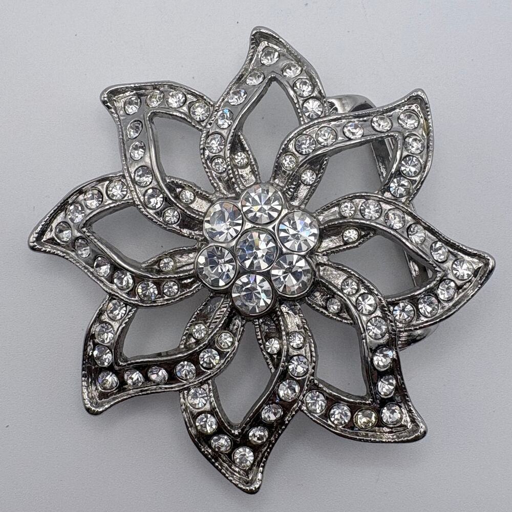 Silver-tone Flower Belt Buckle with Clear Rhinestones